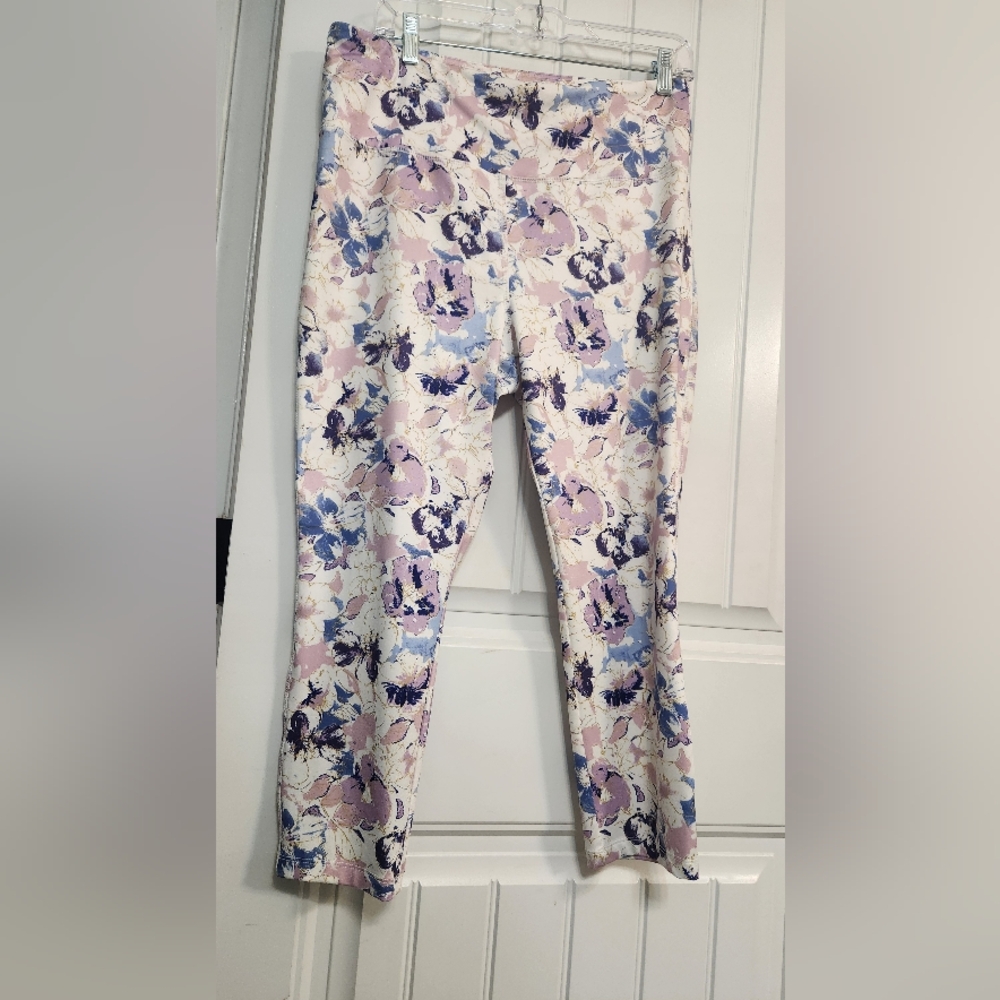 Floral Print Workout Leggings in Pastel Shades By CALI ACTIVE